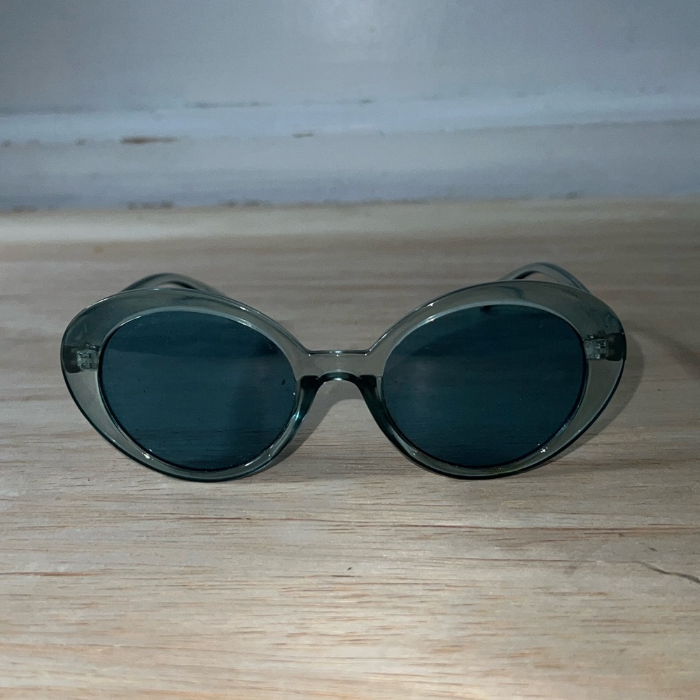 Chic Transparent blue Sunglasses